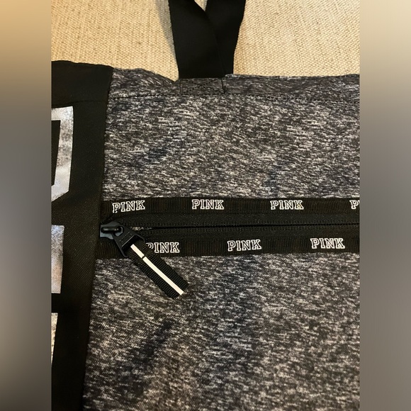 Pink Victoria’s Secret zipper travel bag - Picture 3 of 6